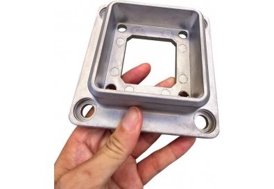 POSTS - CAPS - SKIRTS