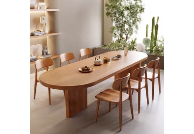 THE KITCHEN TABLE : OVAL DINING TABLE