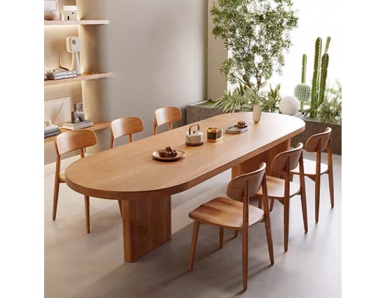 THE KITCHEN TABLE : OVAL DINING TABLE